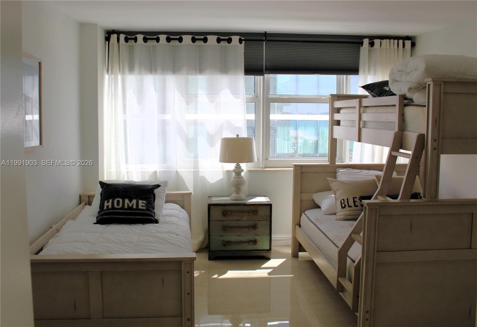 2030 Ocean Dr 821 photo 18