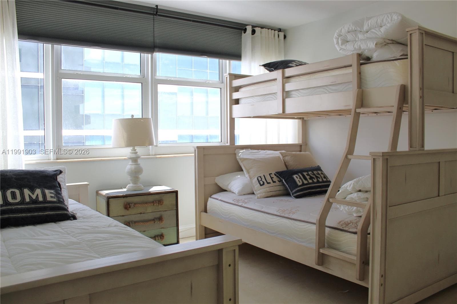 2030 Ocean Dr 821 photo 19