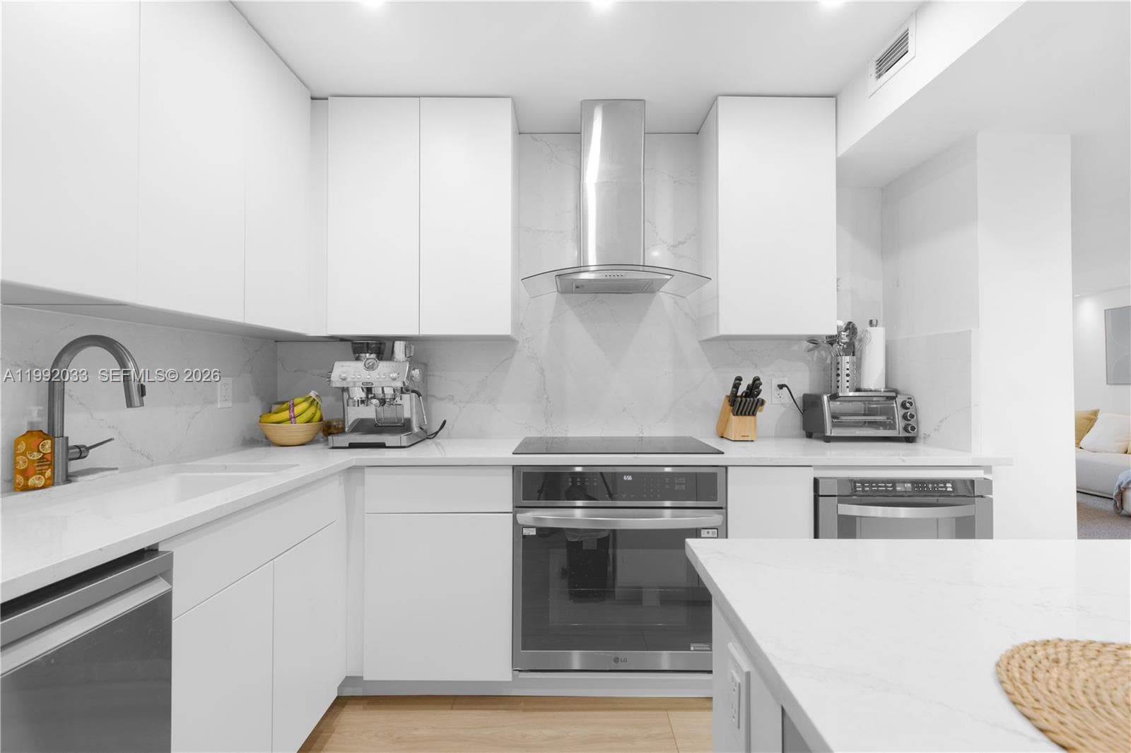 5161 Collins Ave 410 photo 16