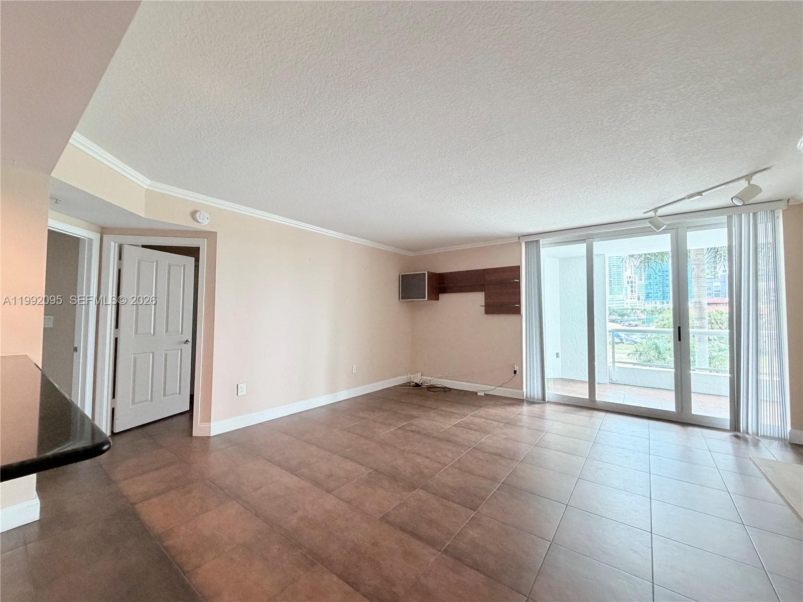 401 4th Ave 203 photo 3