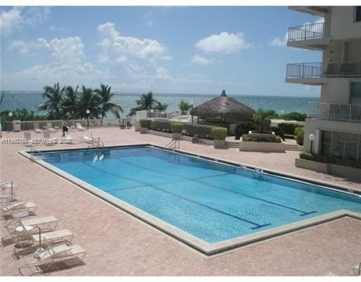 5401 Collins Ave 1514 photo 8