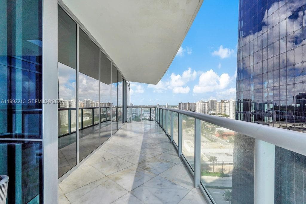 17121 Collins Ave 1808 photo 2