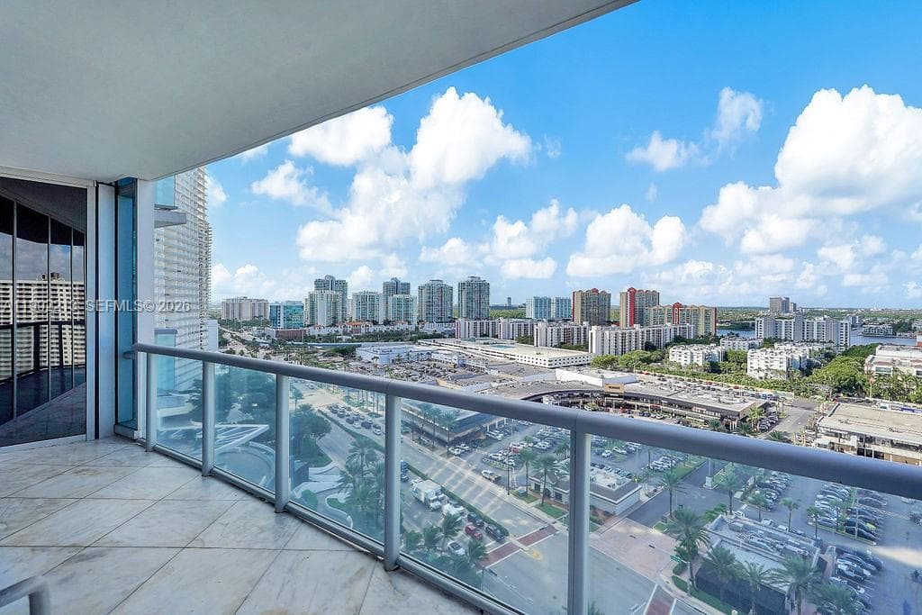 17121 Collins Ave 1808 photo 4