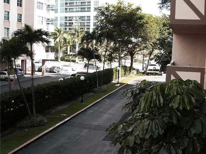 1865 Ocean Dr 2B photo 23