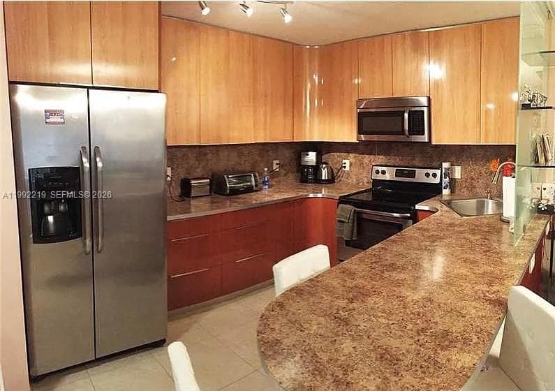 1865 Ocean Dr 2B photo 6