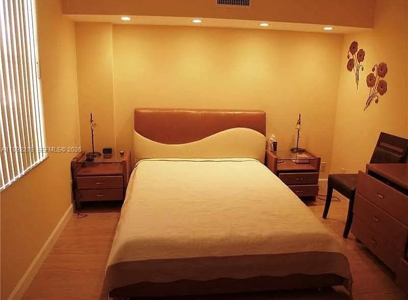 1865 Ocean Dr 2B photo 7