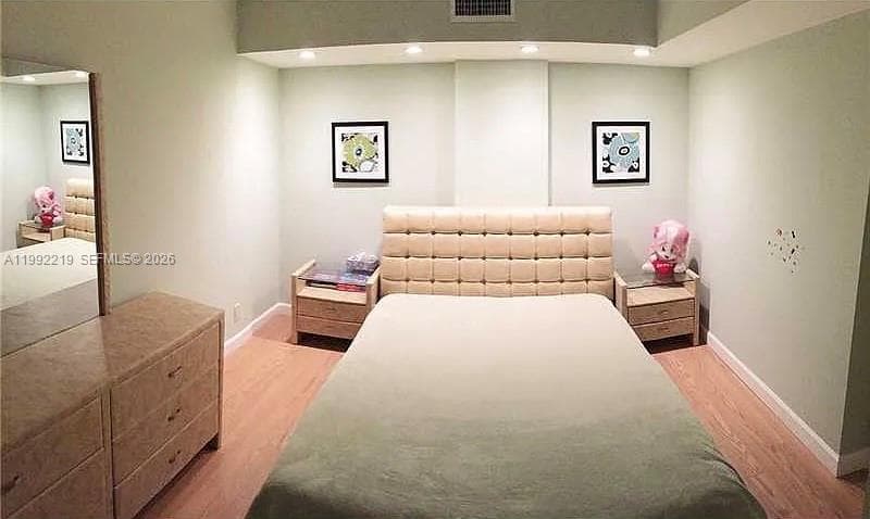 1865 Ocean Dr 2B photo 10