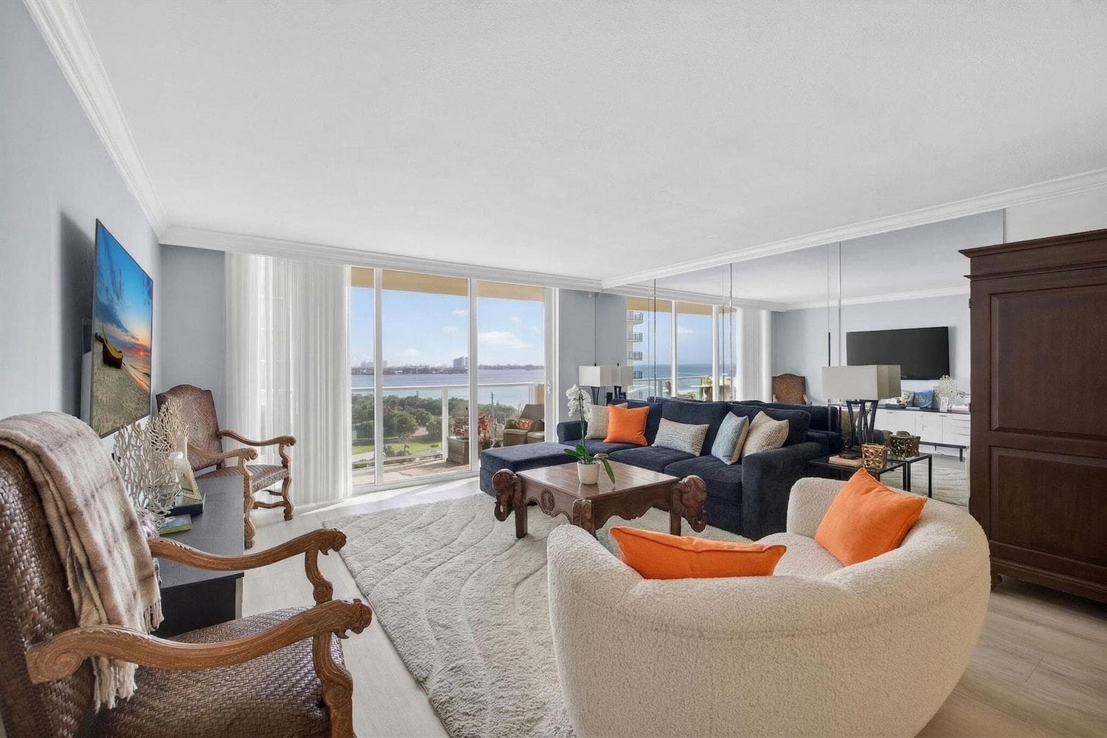 5440 N Ocean Drive 805 photo 2