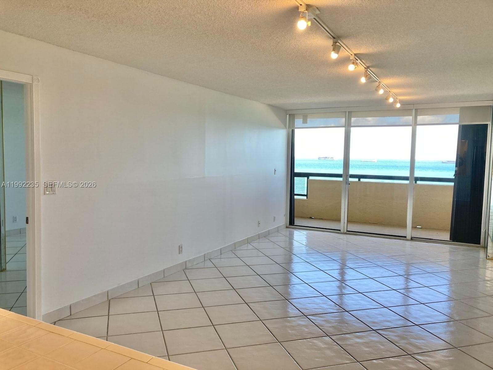 2555 Collins Ave 1707 photo 4
