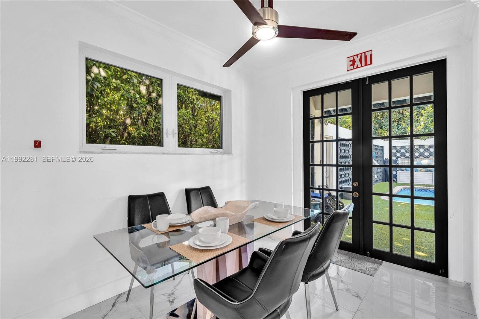 472 Sunset Dr photo 13