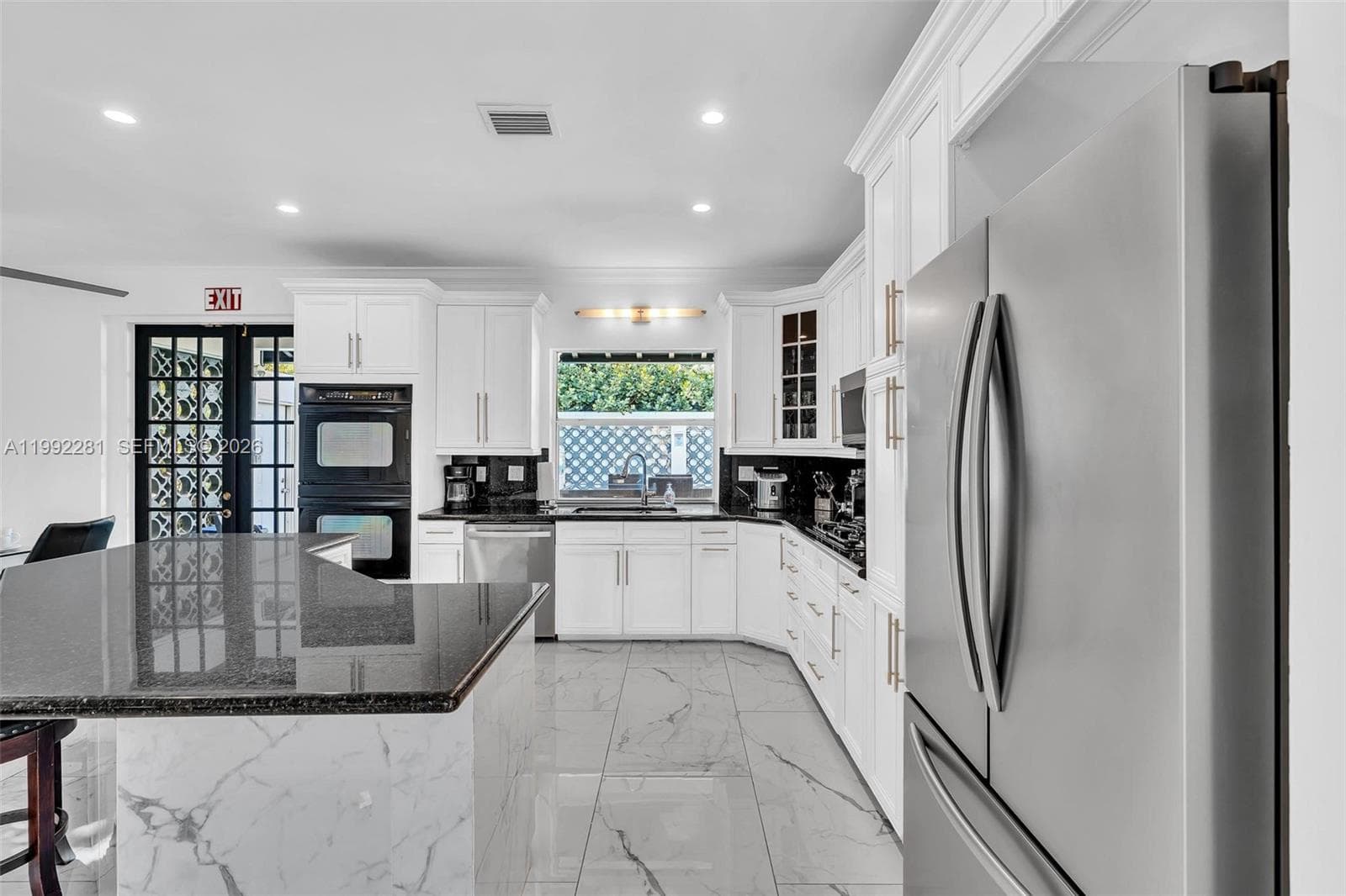 472 Sunset Dr photo 17