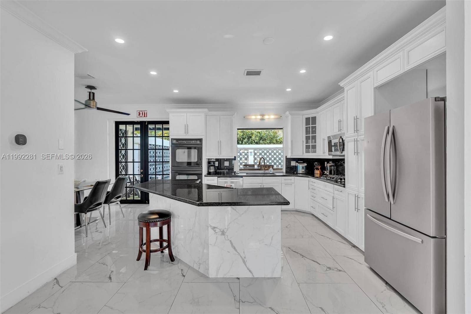 472 Sunset Dr photo 16