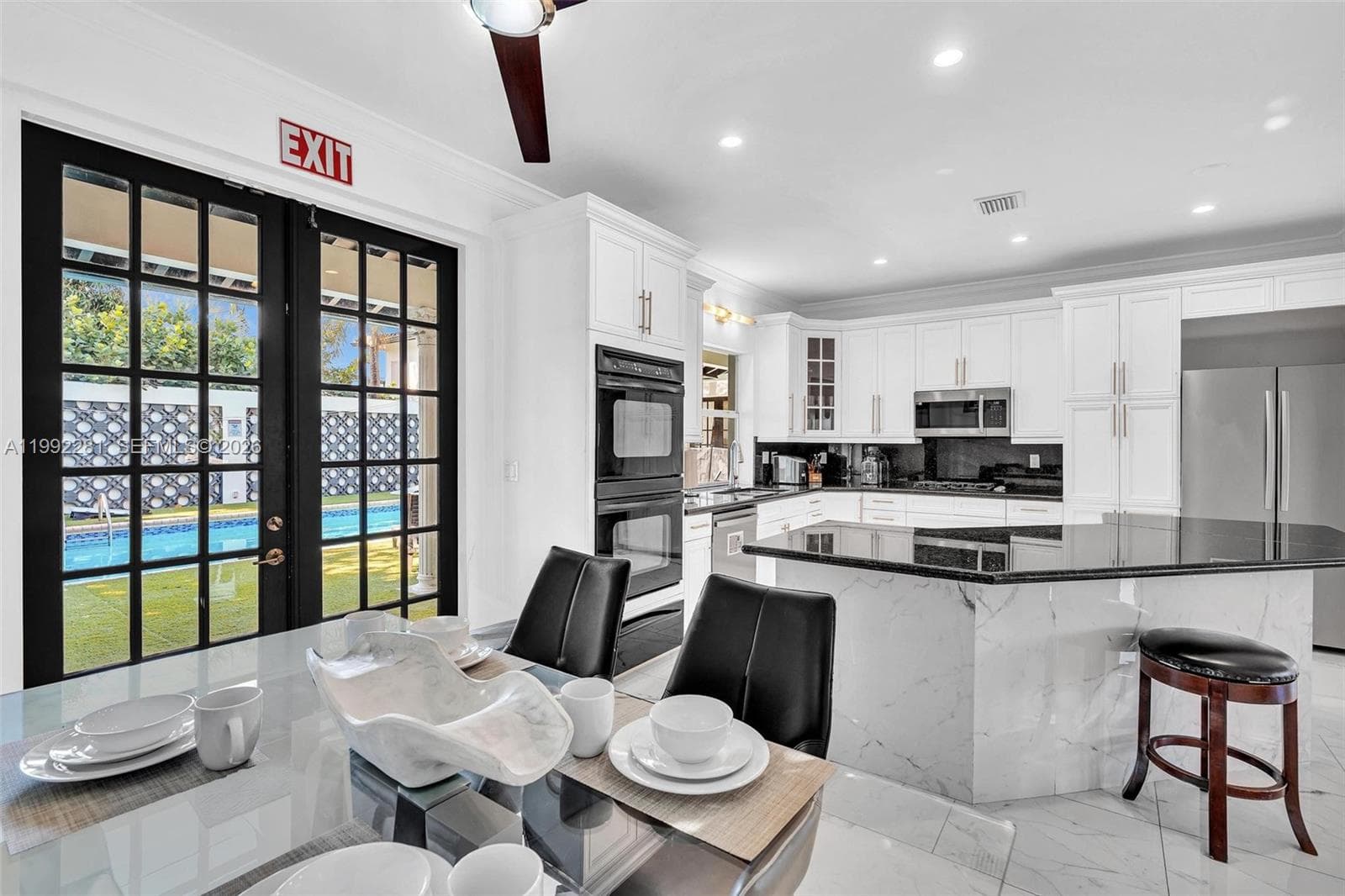 472 Sunset Dr photo 12