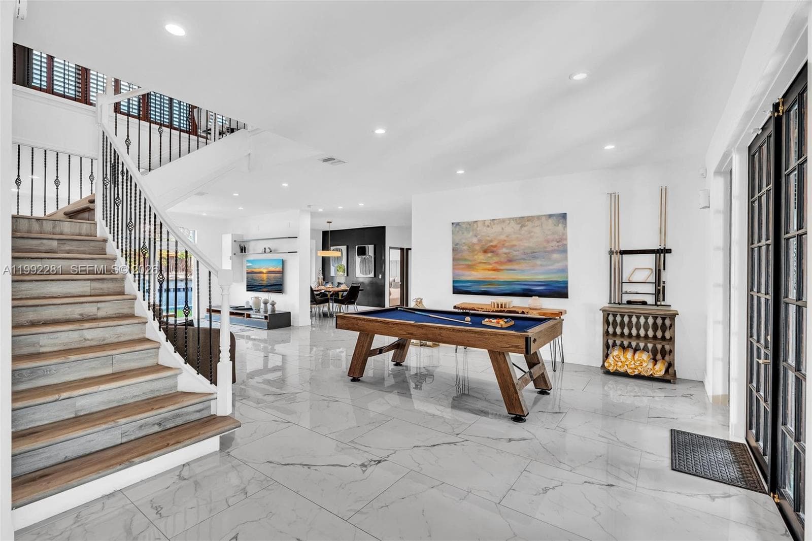 472 Sunset Dr photo 7