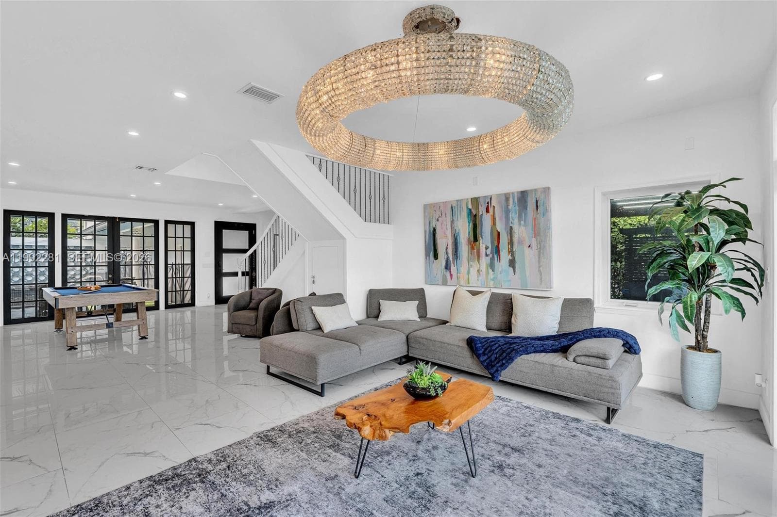 472 Sunset Dr photo 9