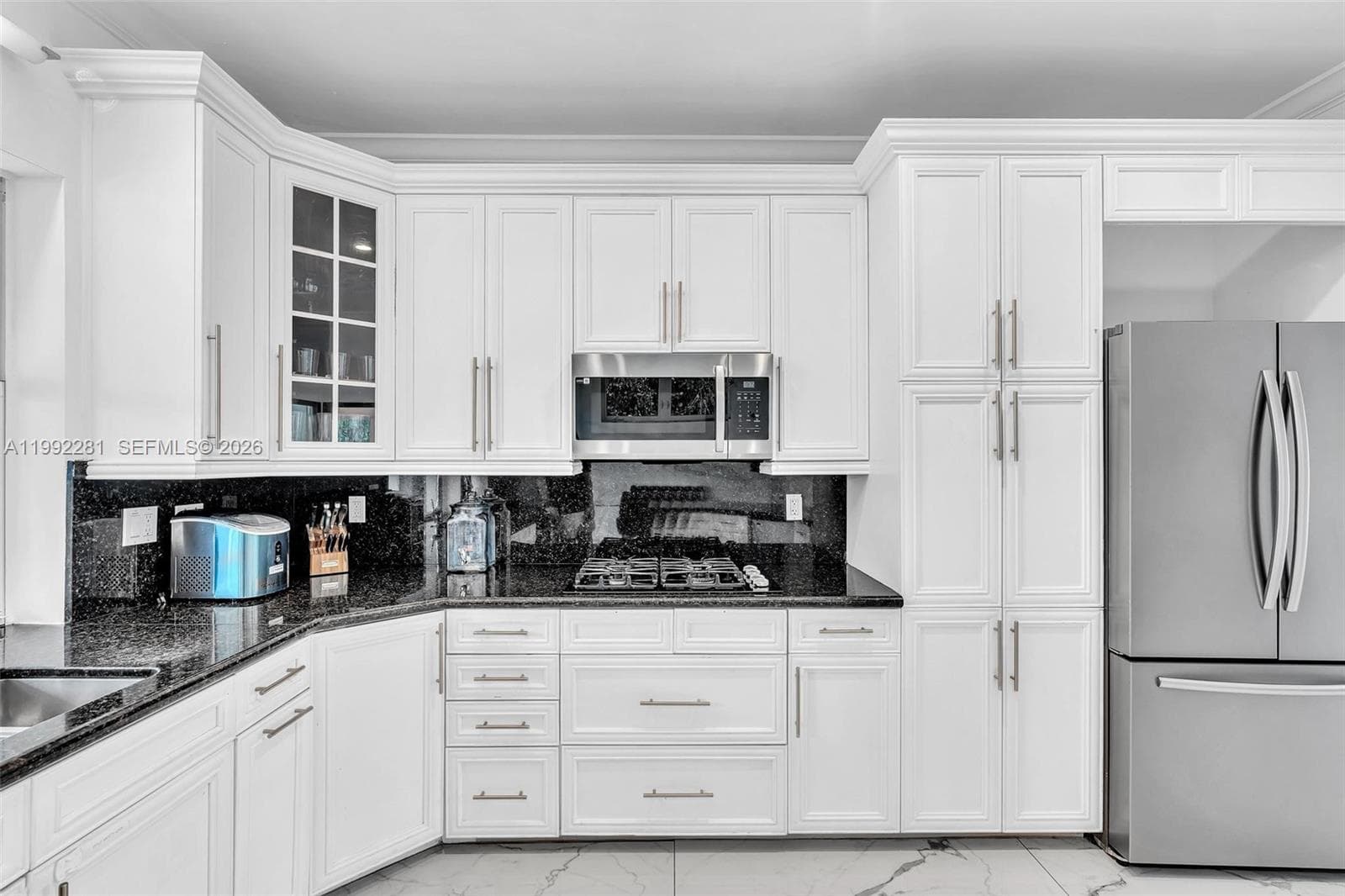 472 Sunset Dr photo 18