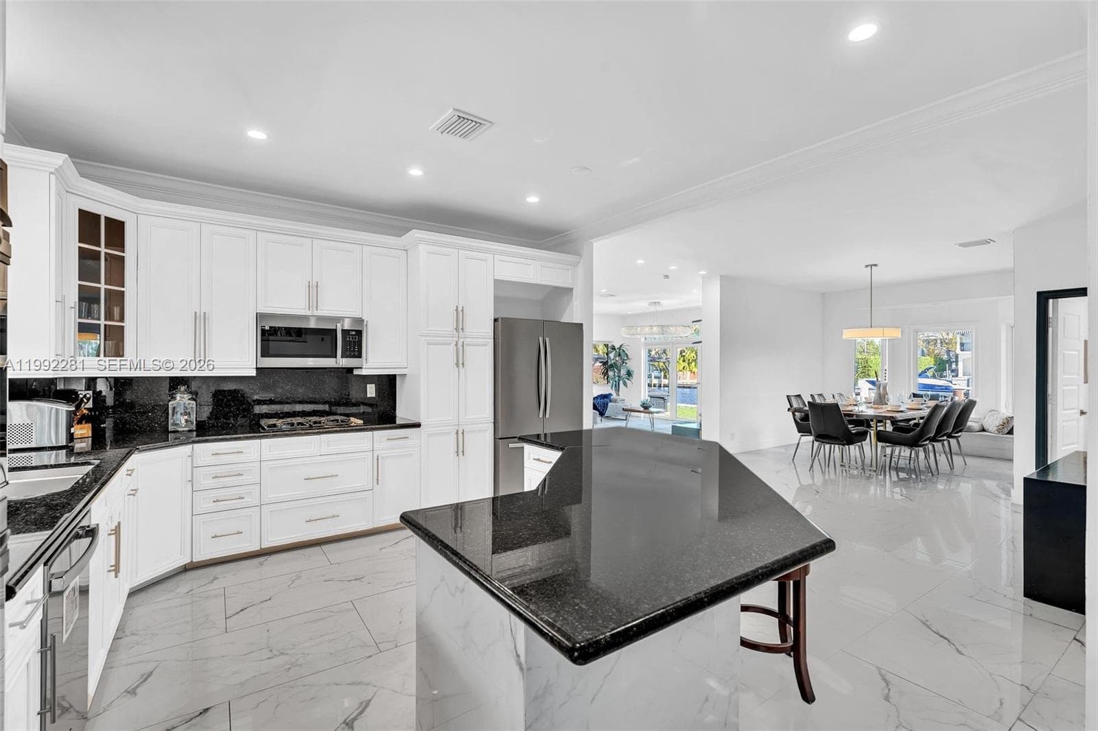 472 Sunset Dr photo 15