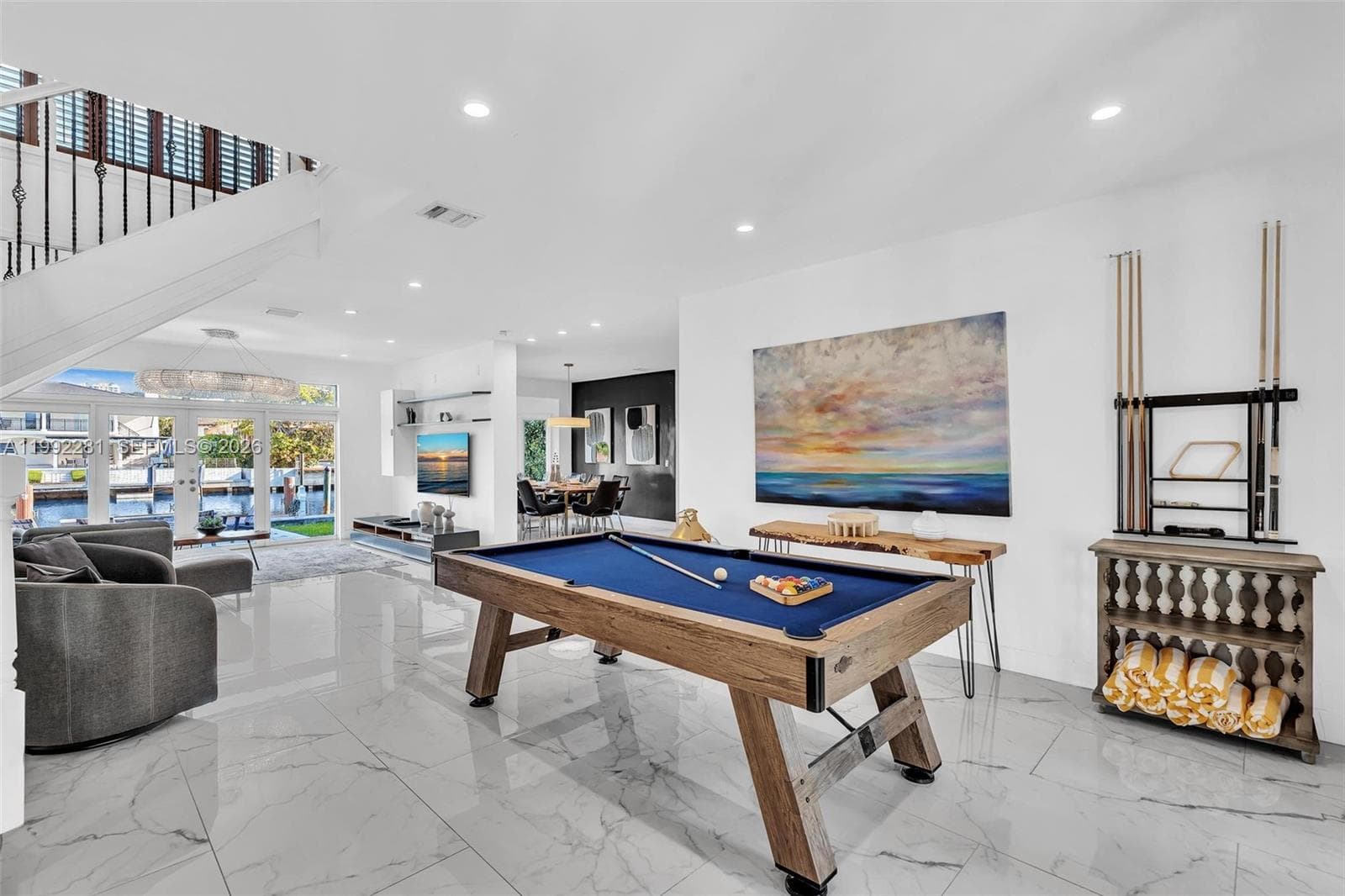 472 Sunset Dr photo 8