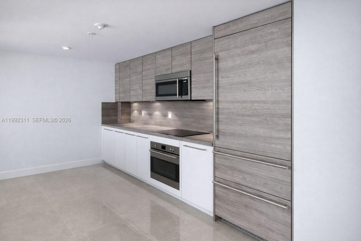 400 Sunny Isles Blvd 819 photo 2