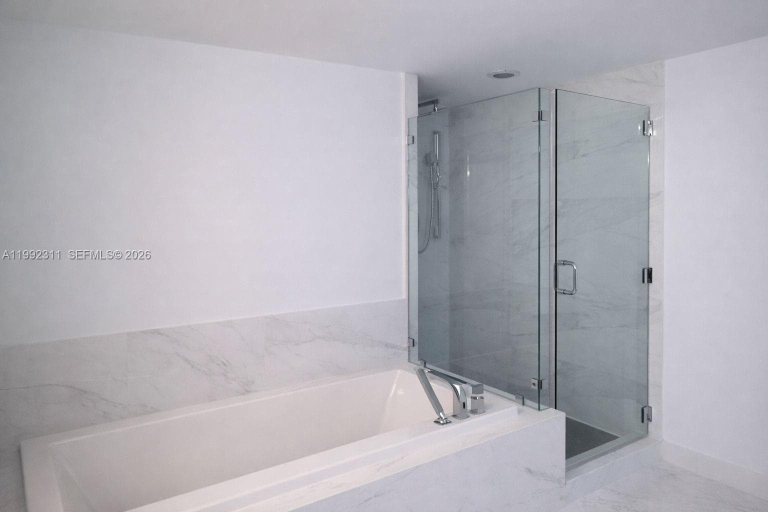 400 Sunny Isles Blvd 819 photo 5