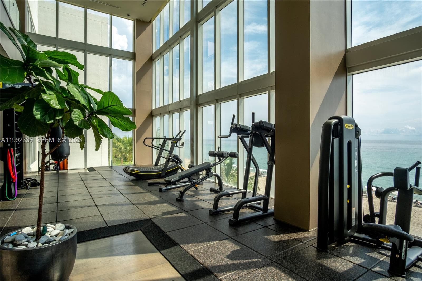 1850 OCEAN DR 3509 photo 25