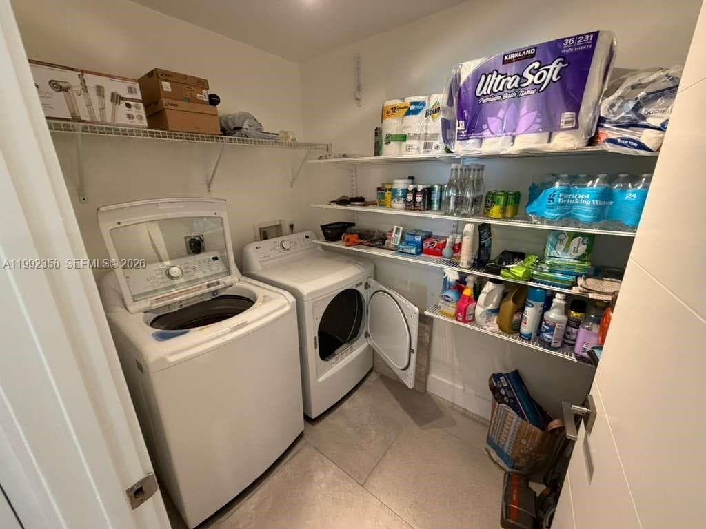 3330 NE 190th St 710 photo 17