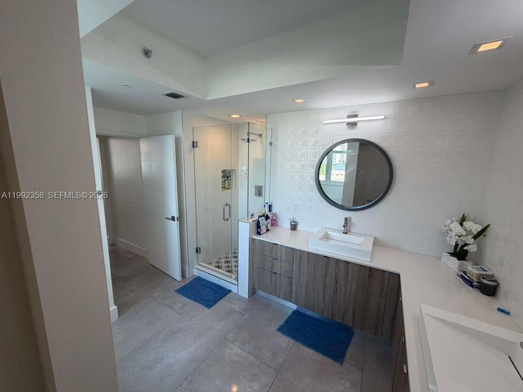 3330 NE 190th St 710 photo 12