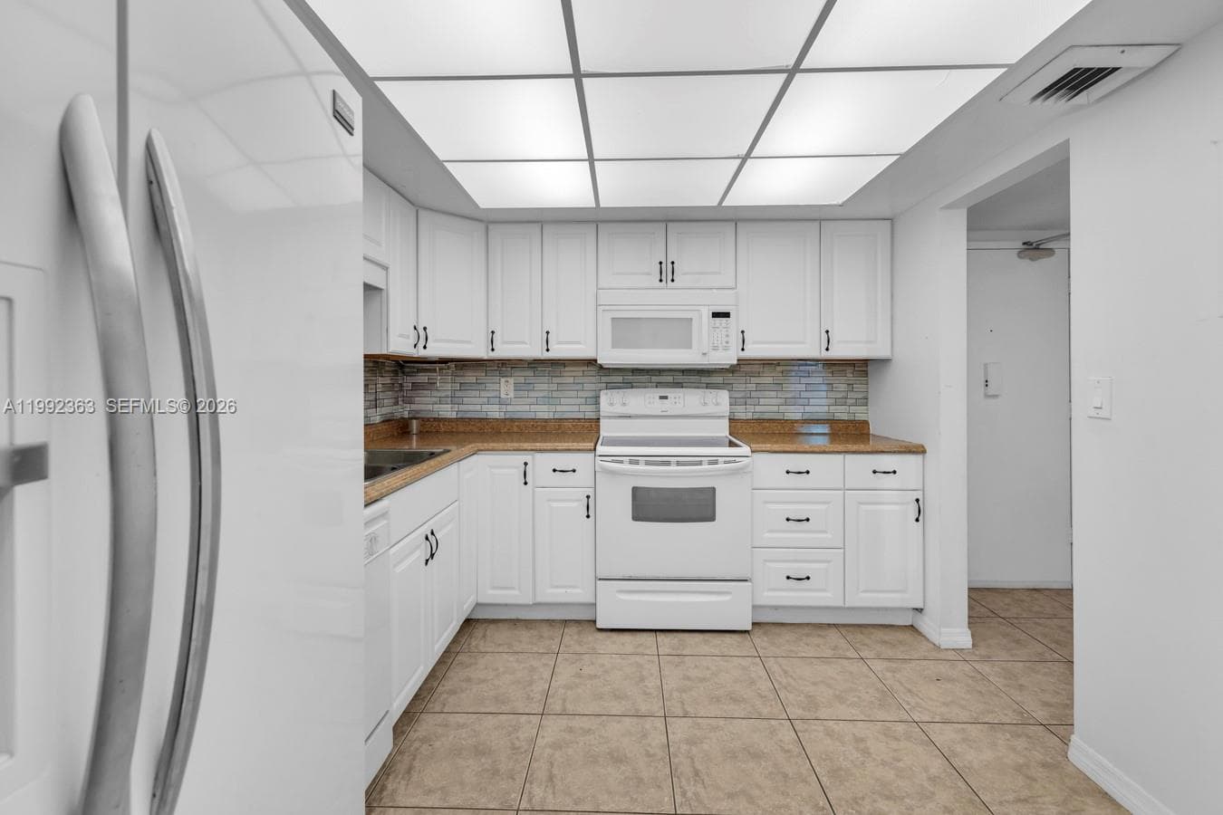 18011 Biscayne Blvd 903 photo 2