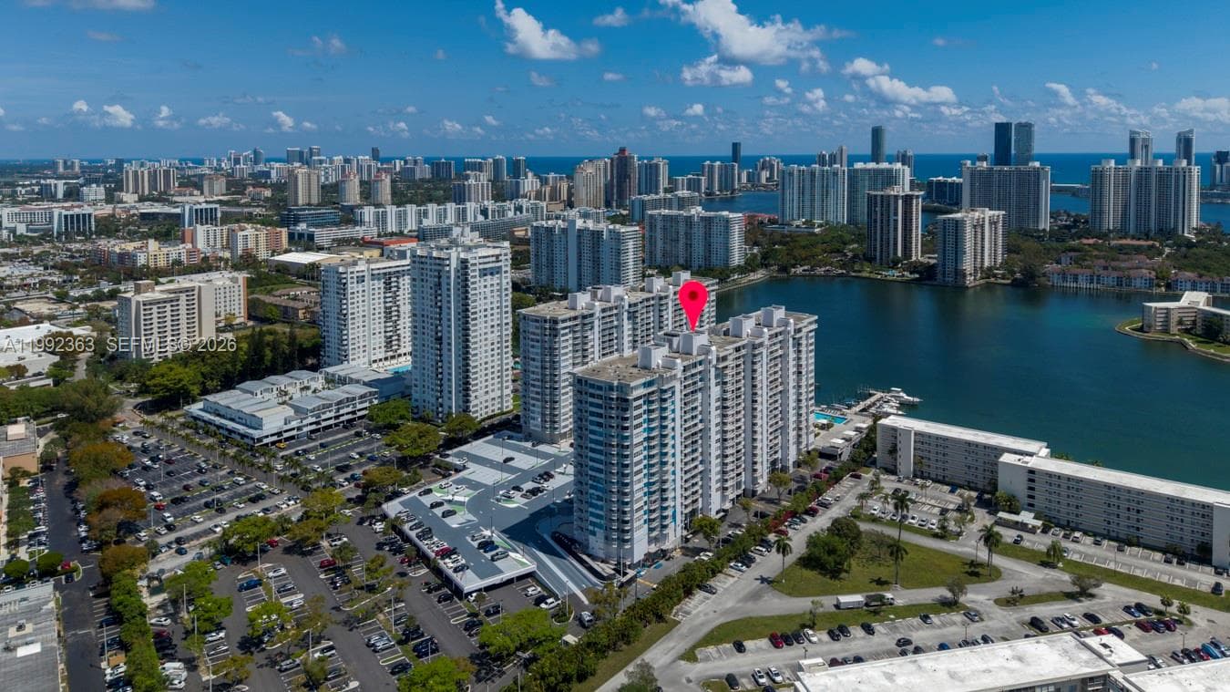 18011 Biscayne Blvd 903 photo 22