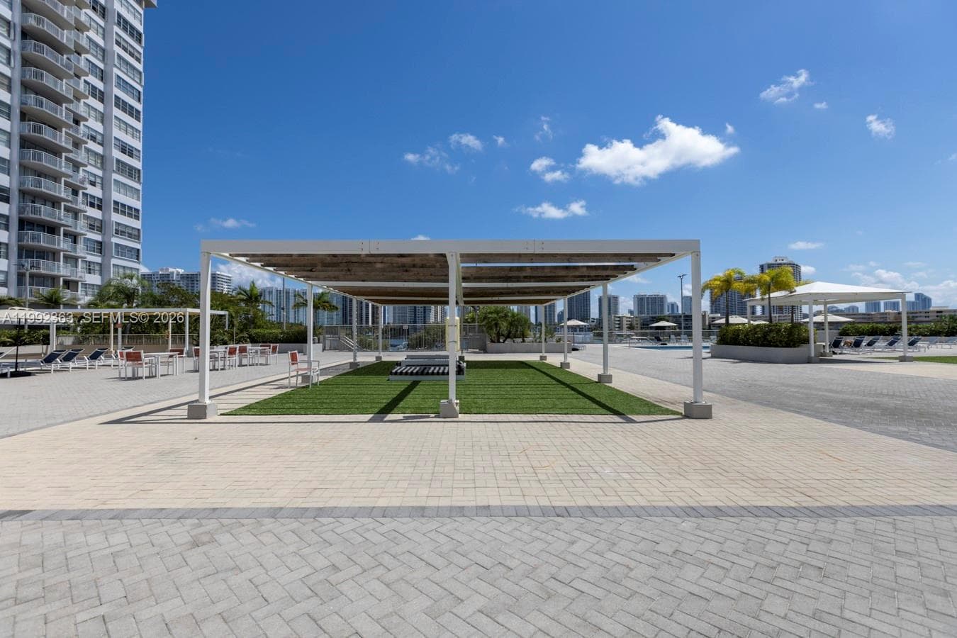 18011 Biscayne Blvd 903 photo 18