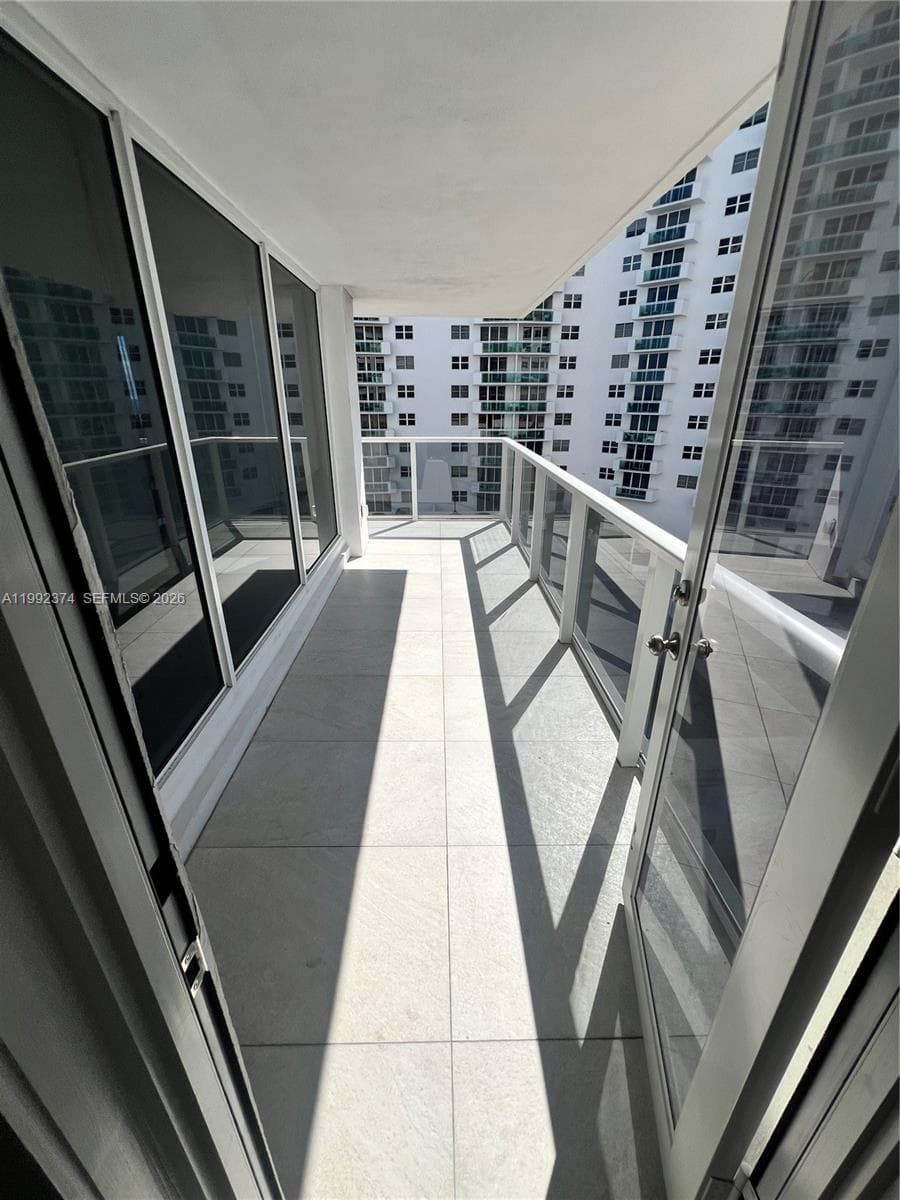 2751 Ocean Dr 508S photo 16