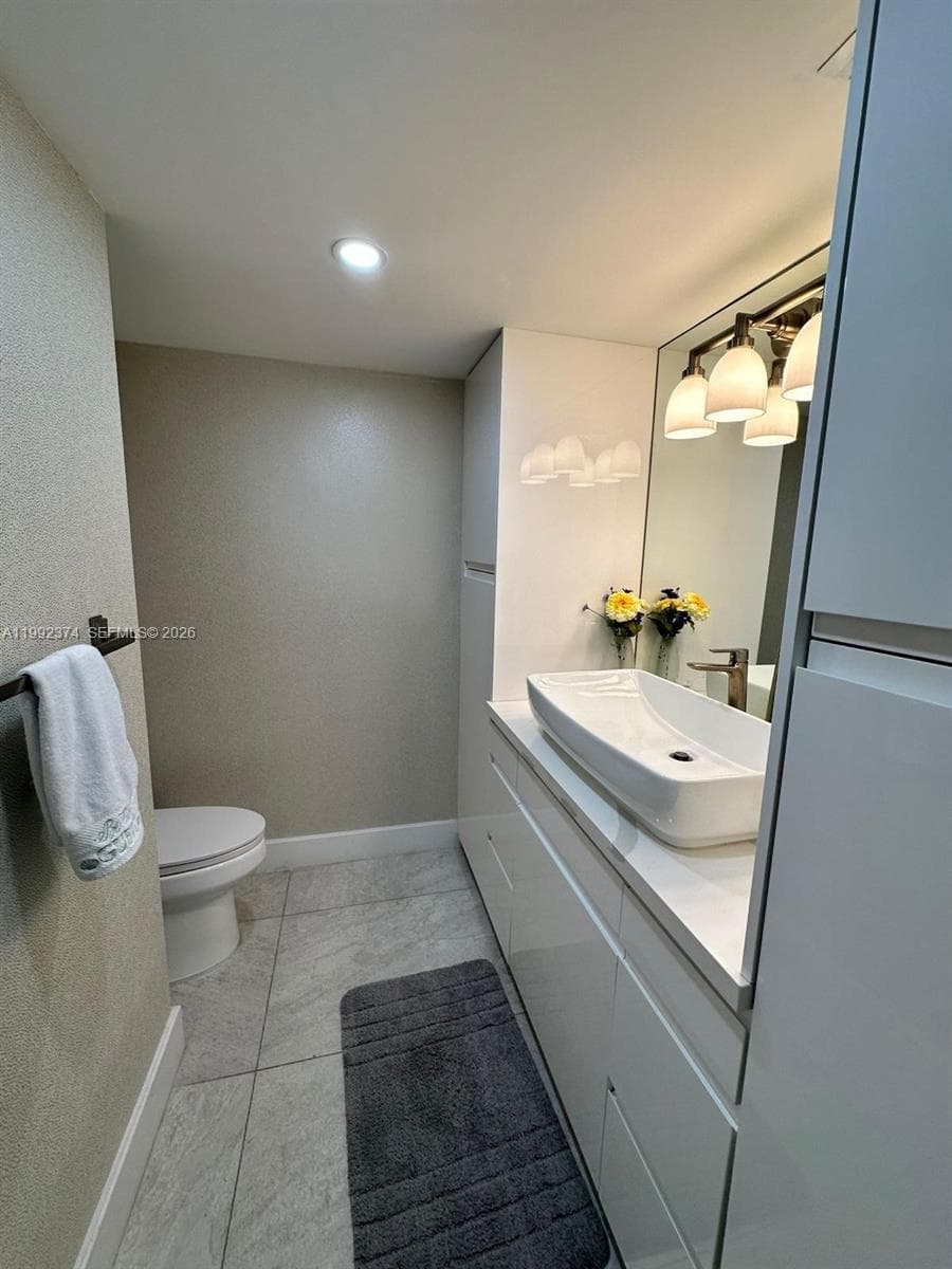 2751 Ocean Dr 508S photo 22