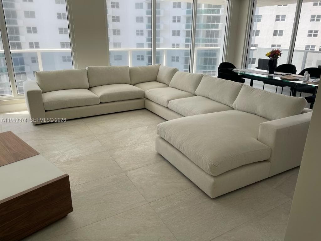 2751 Ocean Dr 508S photo 3