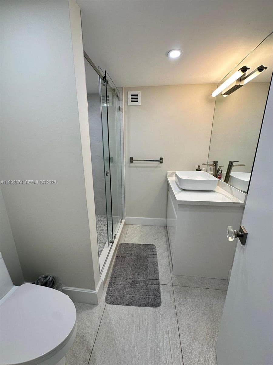 2751 Ocean Dr 508S photo 20