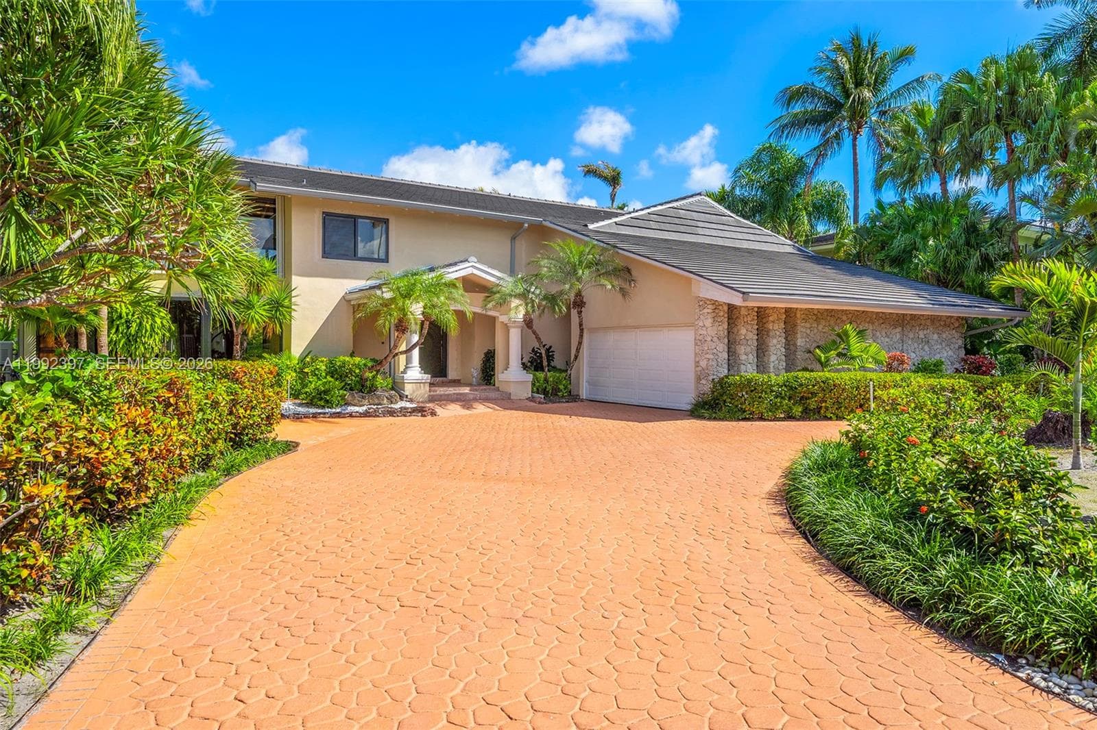 448 Poinciana Dr photo 11