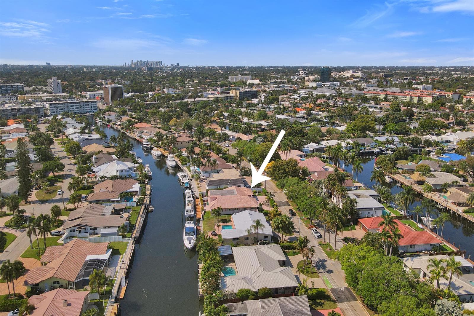 5530 Bayview Drive photo 2
