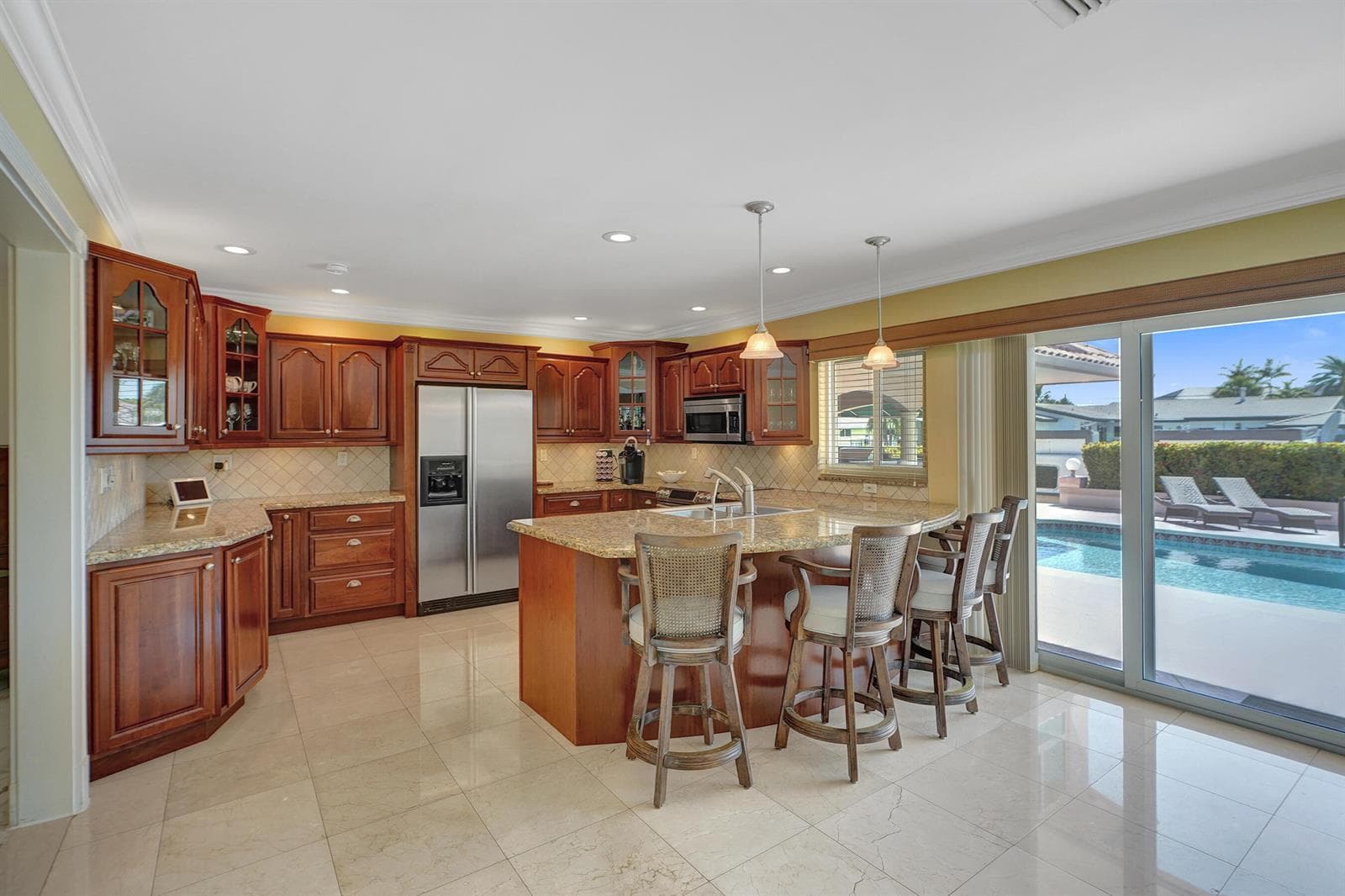 5530 Bayview Drive photo 7