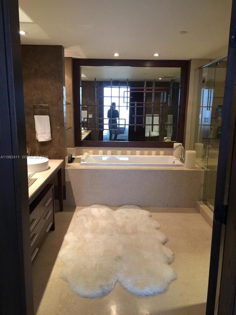 465 Brickell Ave 5605 photo 9