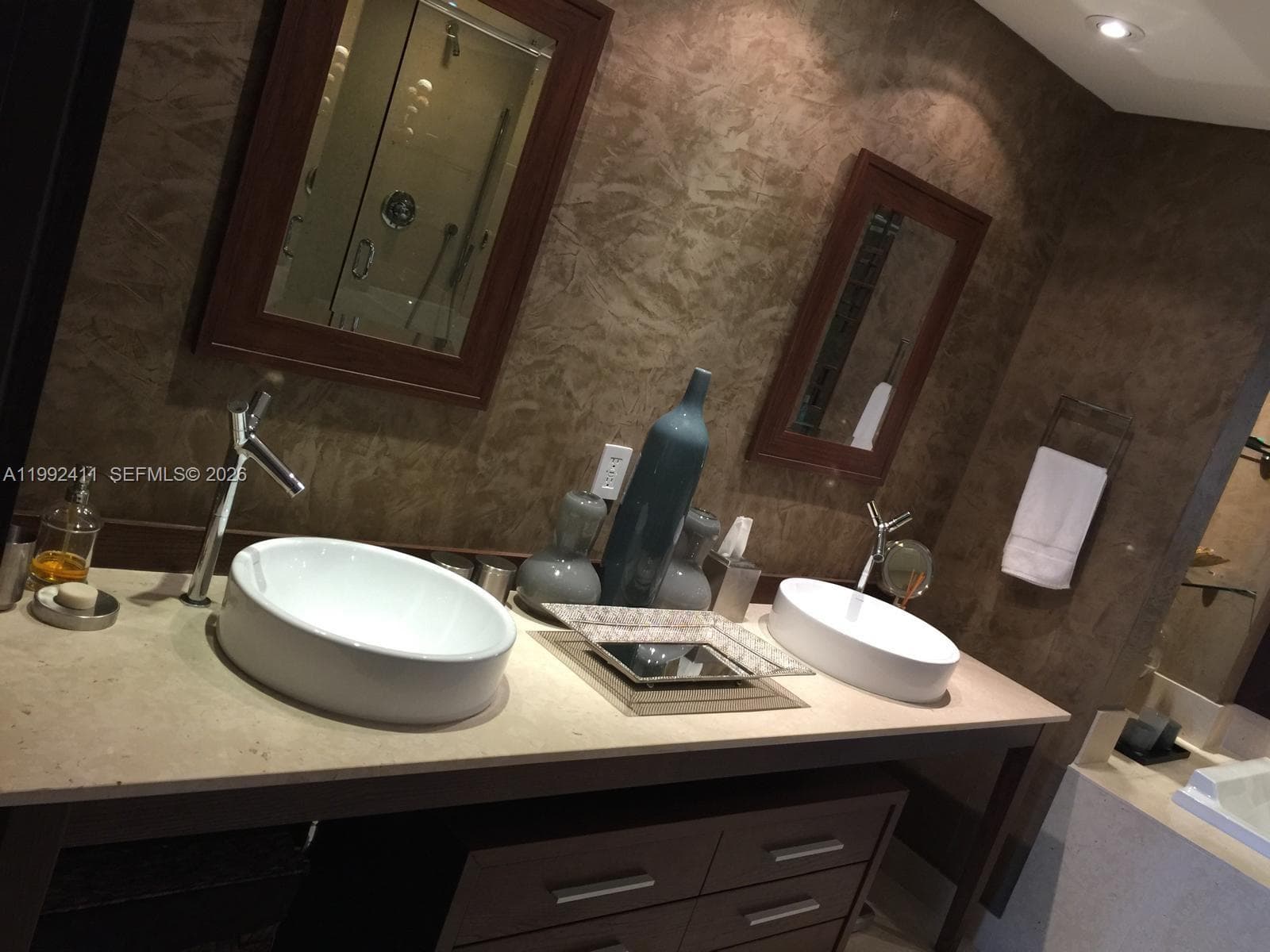 465 Brickell Ave 5605 photo 8