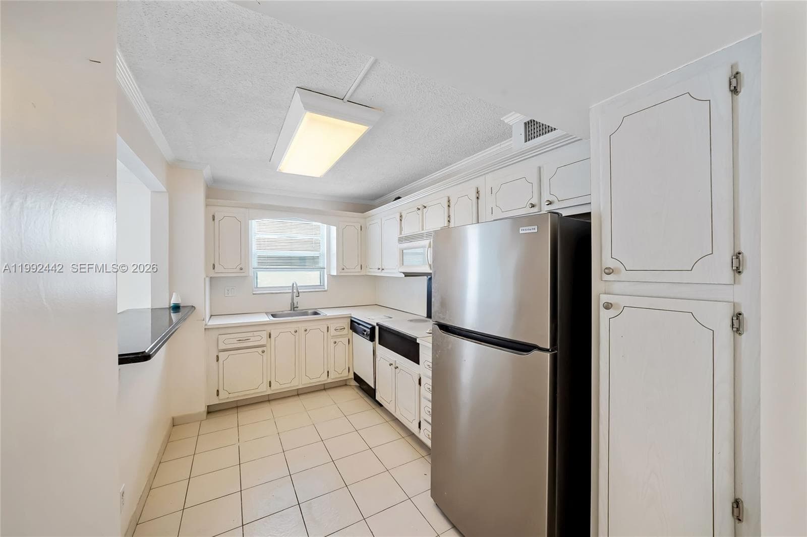 137 Golden Isles Dr 1214 photo 9