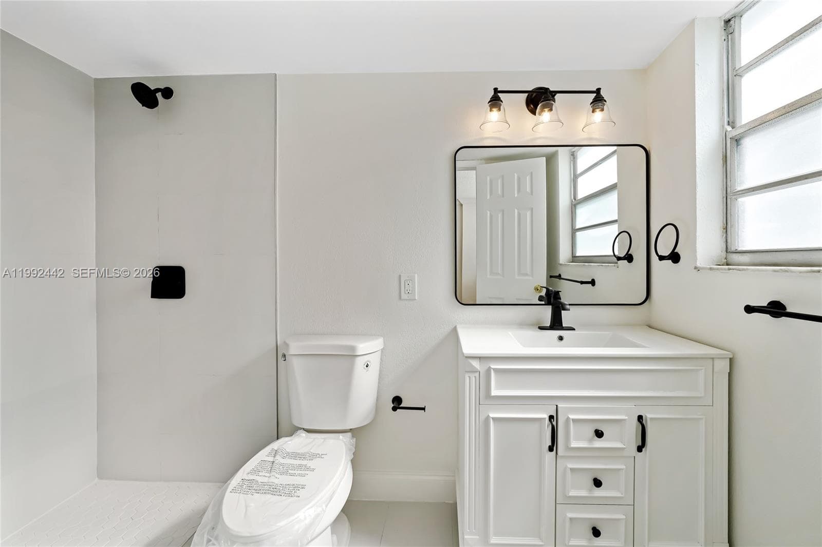 137 Golden Isles Dr 1214 photo 14