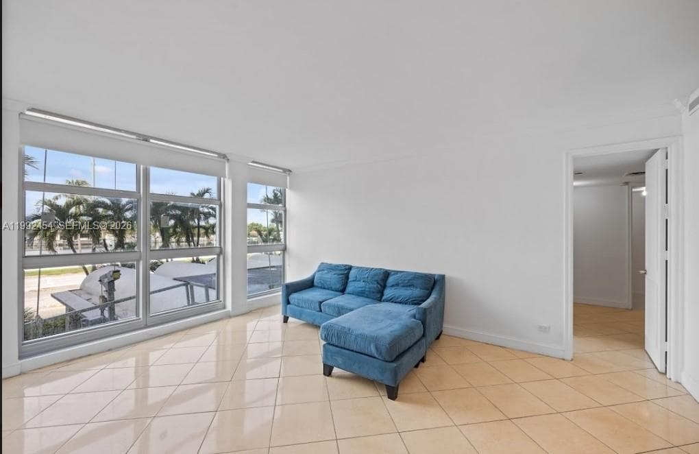 5055 Collins Ave 2K photo 5