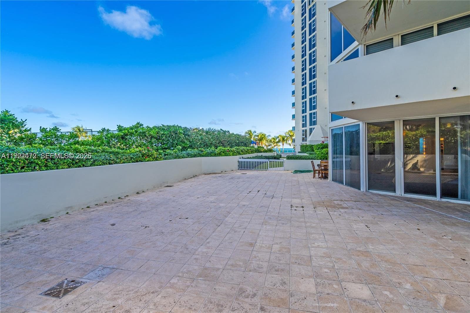 19333 Collins Ave 304 photo 7