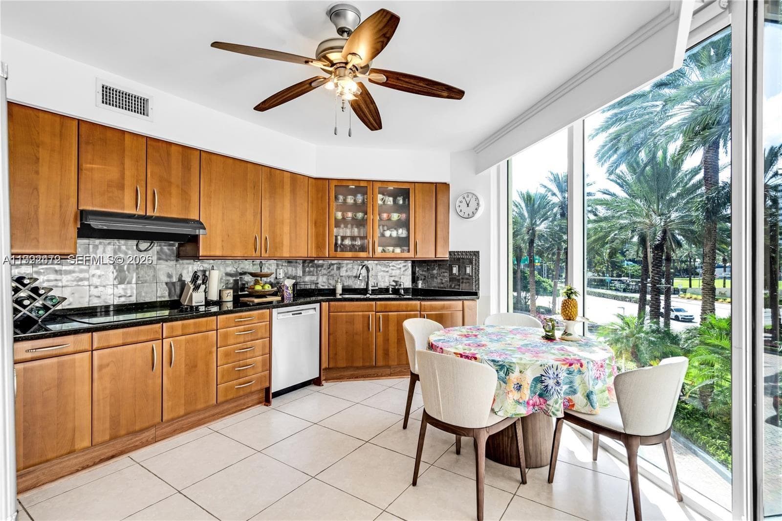 19333 Collins Ave 304 photo 11