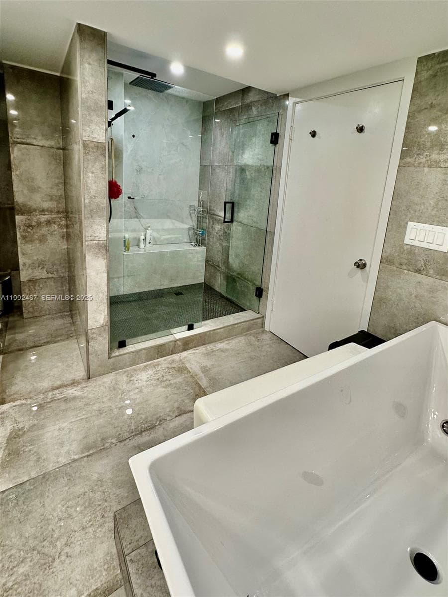 19667 Turnberry Way 22E photo 12
