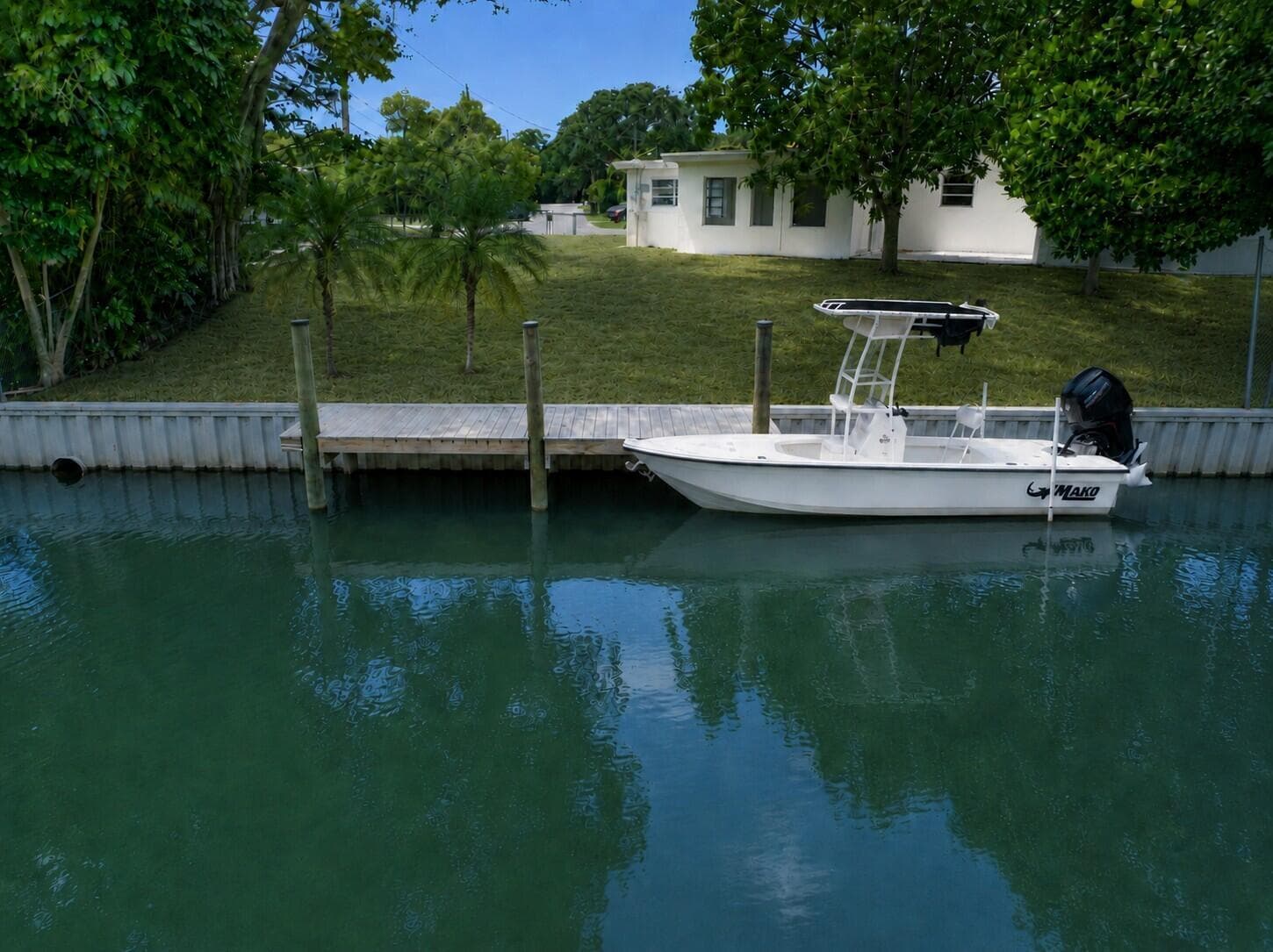 7500 W Lake Drive photo 1