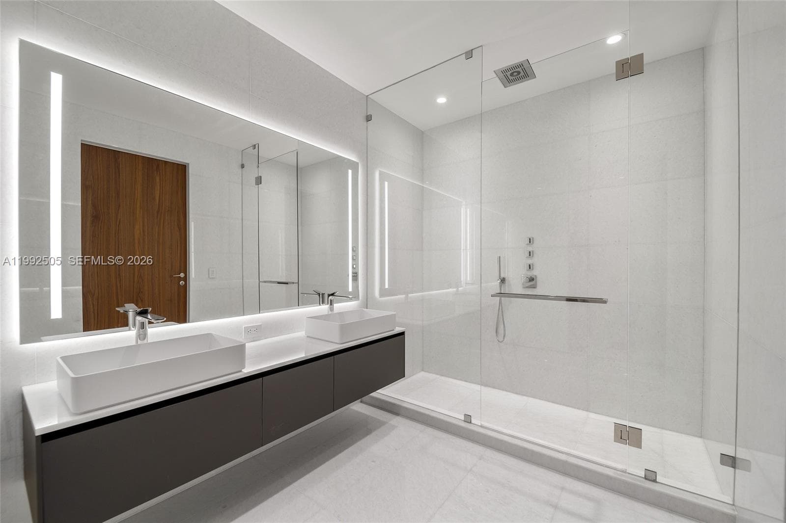 5 Grove Isle Dr. M401 photo 24