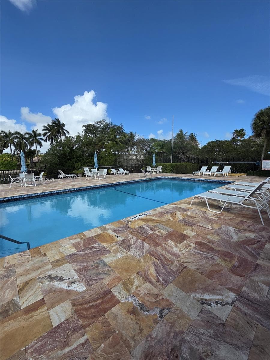 333 17th Ct 203B photo 25