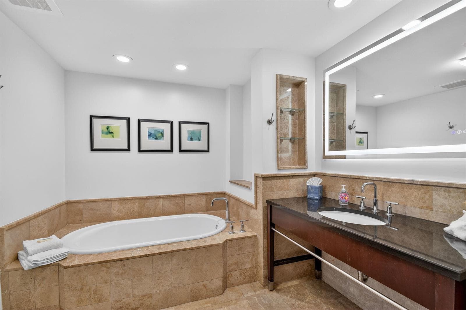 3800 N Ocean Drive 518 photo 9