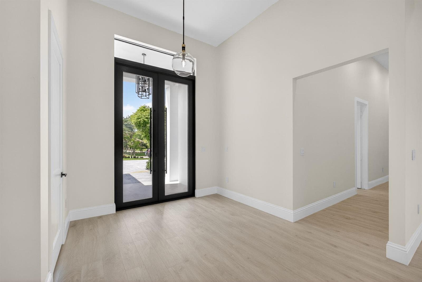 8771 Man O War Road photo 6